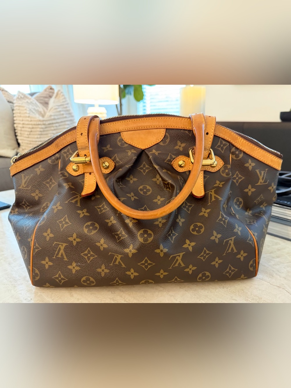 Louis Vuitton Tivoli GM Handbag - Picture 2 of 4
